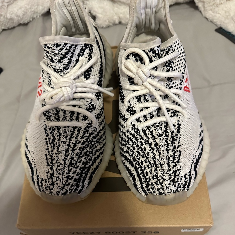 Yeezy 350 zebra